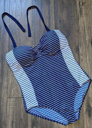 Слитный купальник большого размера