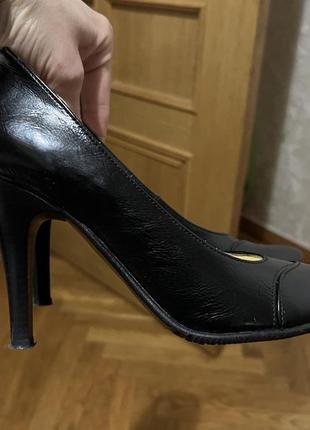 Шкіряні туфлі