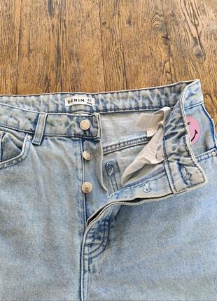 Джинсы мом со смайликами