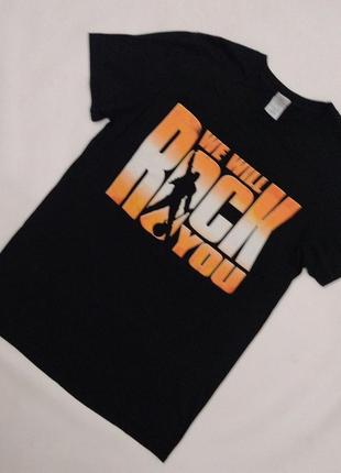 Черная футболка queen we will rock you