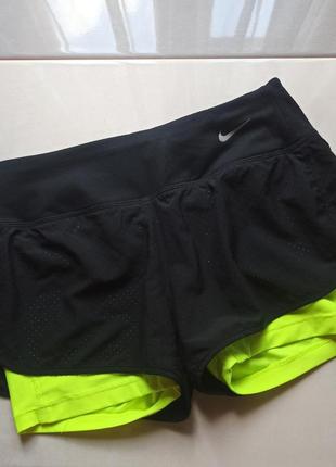 Спортивные шорты nike