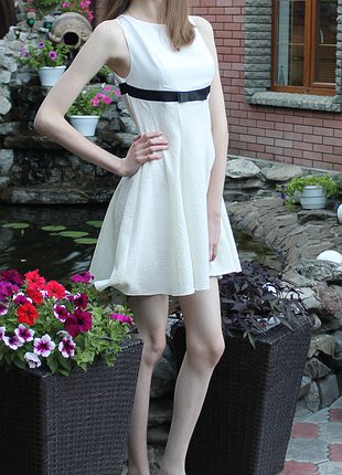 Жіноча сукня біла xs-s