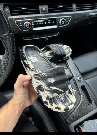 Adilette slide  “carbon aluminium “