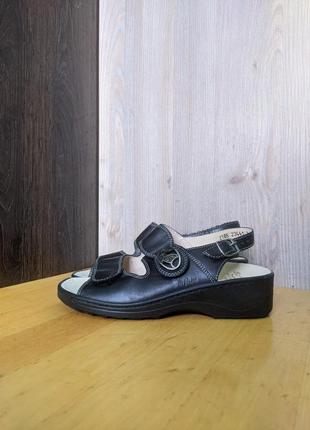 Soft-line - кожаные босоножки сандалии