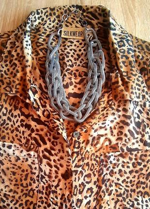 Большая цепь на шею срибного цвета