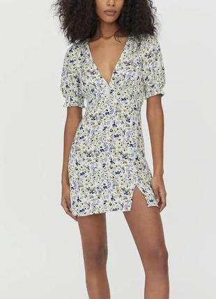 Цветочное мини платье с открытой спиной от pull & bear в размере s