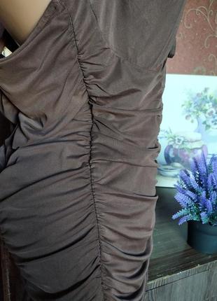 Коричневое короткое платье на бретелях с сборками от h&m