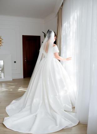Свадебное платье от бренда dominiss