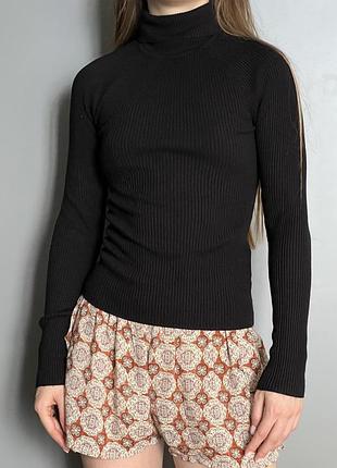 Черный гольфик из вискозы