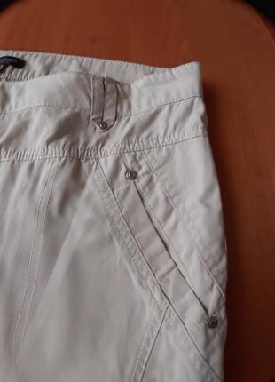 Легкие женские бриджи.