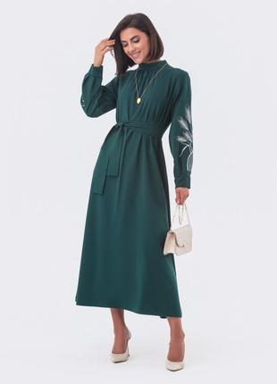 Елегантна сукня з вишивкою на рукавах арт. 17813