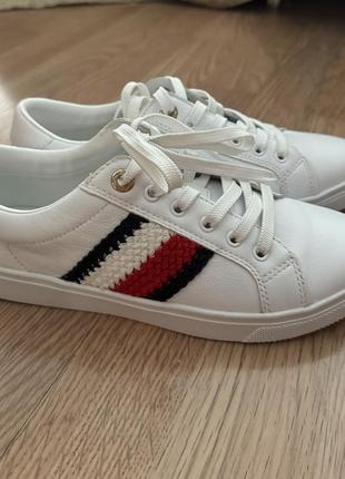 Белые женские кеды tommy hilfiger