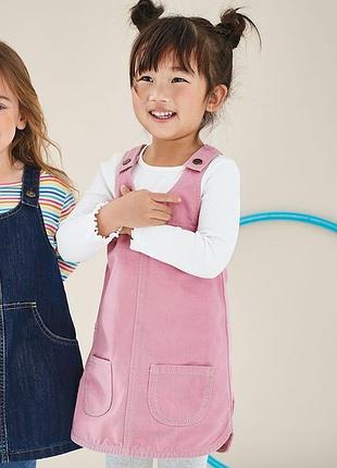 Джинсовый розовый сарафан.