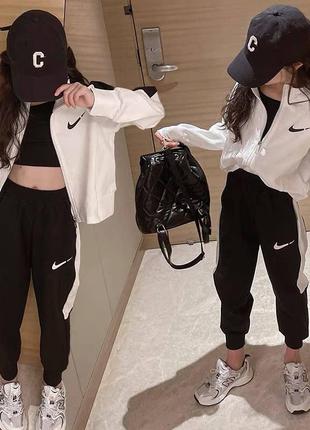 Спортивний костюм