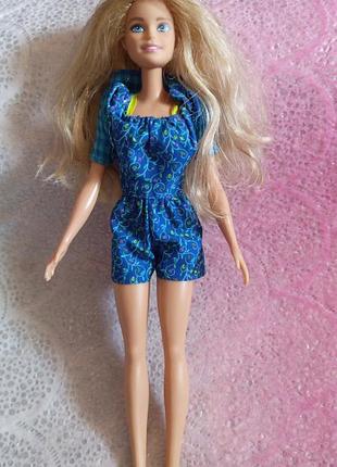 Mattel 2000's barbie doll wearing blue outfit