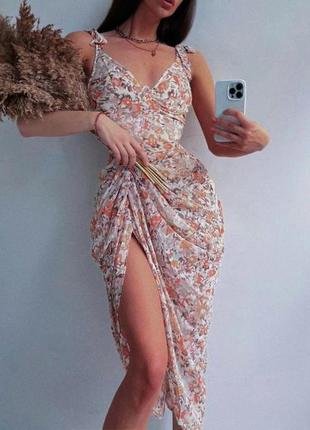 Распродажа cукня prettylittlething миди с драпировкой