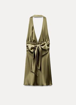 Атласное платье с воротником хальтер8 фото