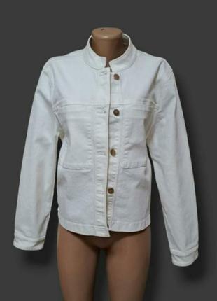 Білий жакет куртка