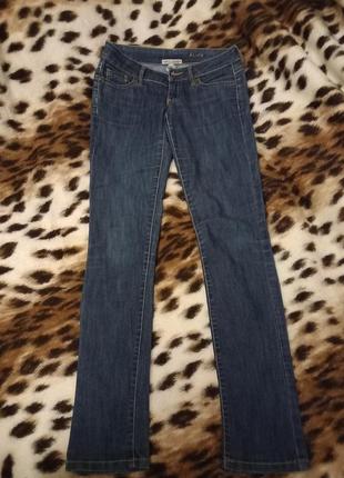 Фірмові джинси