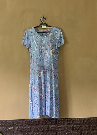 Ніжно голуба сукня квітчаста віскоза плаття розмір м