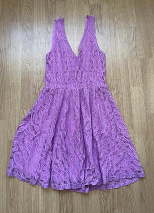 Красивое платье с открытой спиной