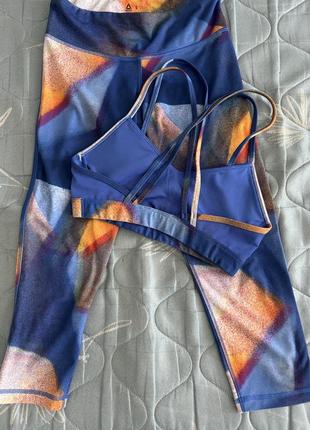 Оригінальні легінси з геометричним принтом