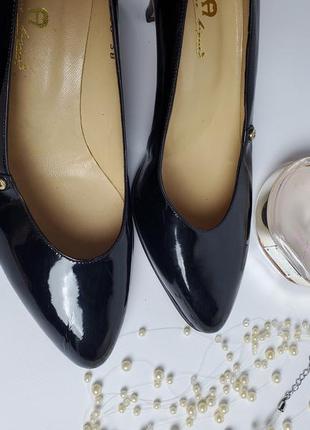 Лаковые туфли лодочки aigner