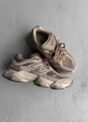 Жіночі кросівки new balance 9060 mushroom нью беланс