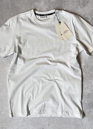 Мужская белая футболка с коротким рукавом calvin klein