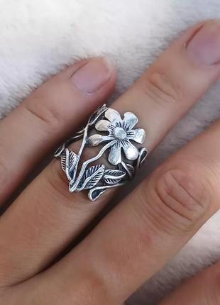Серебряное кольцо