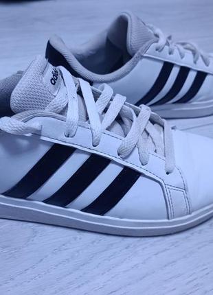 Кросівки adidas оригінальні розмір 37