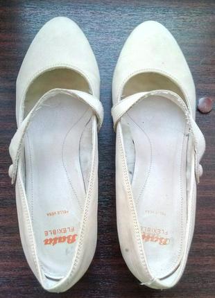 Отличные женские туфли bata2 фото