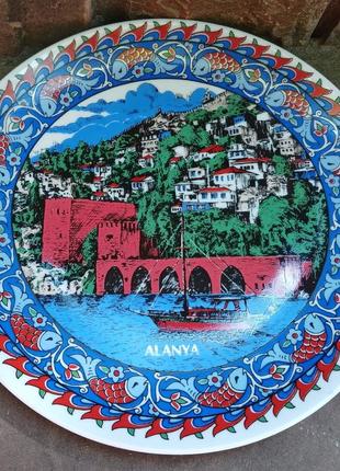 Декоративная интерьерная фарфоровая тарелка katanya.