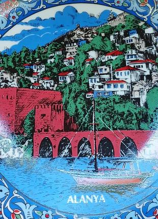 Декоративная интерьерная фарфоровая тарелка katanya.