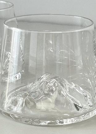 Склянки з горами