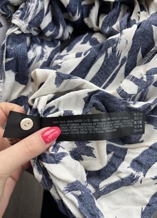 Бежева довга сукня міді з довгим рукавом з поясом на талії  у синій принт6 фото
