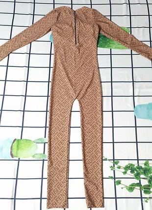 Костюм в стиле fendi