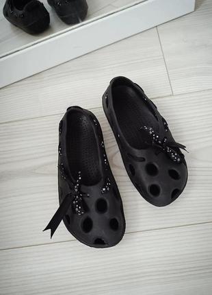 Клоги, взуття для купання як crocs