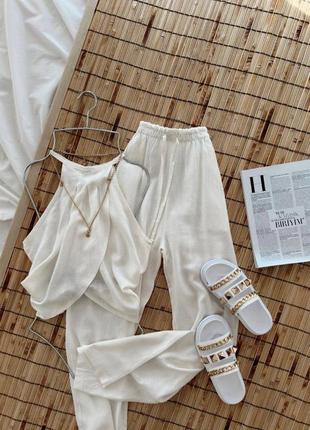 Жіночий легкий літній костюм з льону