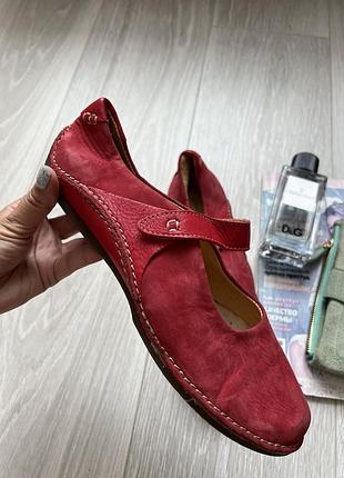 Красные кожаные туфли мокасины clark’s