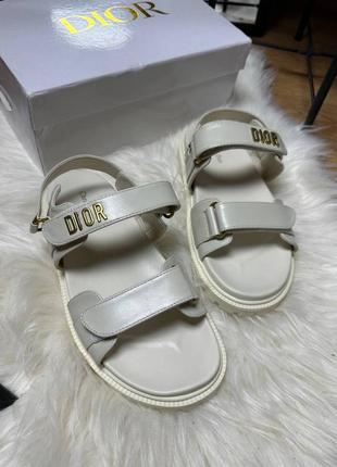 Босоніжки шкіра