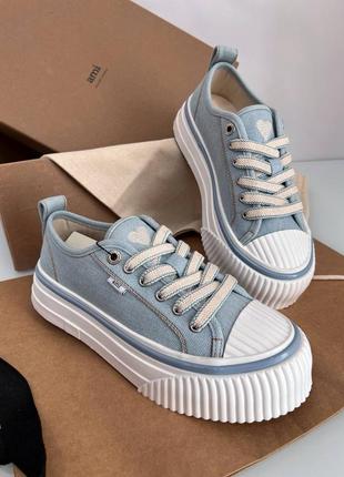 Кросівки в стилі ami блакитні джинс на товстій підошві