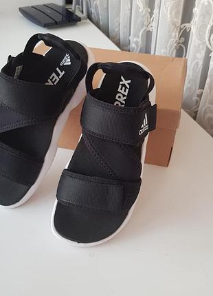 Женские босоножки adidas3 фото