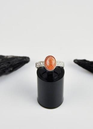 Серебряное кольцо гелиолит солнечный камень