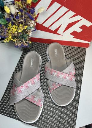 Оригінальні шльопанці skechers