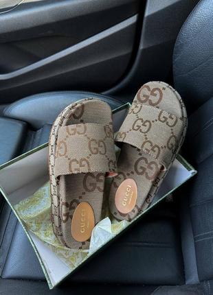 Очень крутые люксовые шлепки printed platform slippers