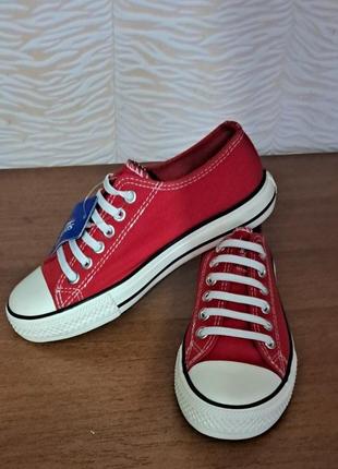 Продам кеды модные