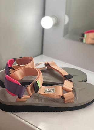 Крутые босоножки suicoke