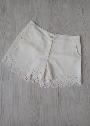 Шорти lily white/ короткі/ шифонові/ з мереживом