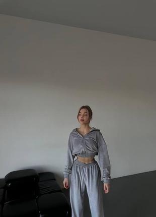 Костюм: коротка худі і штани